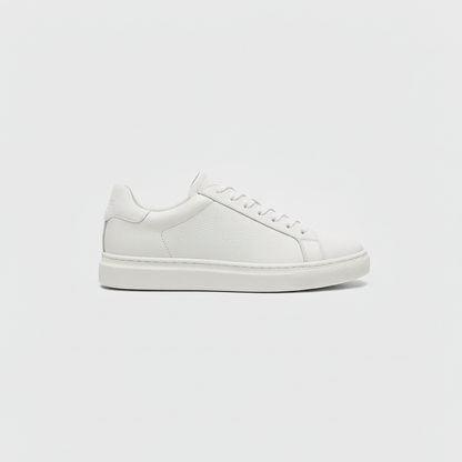 Sneaker White Front